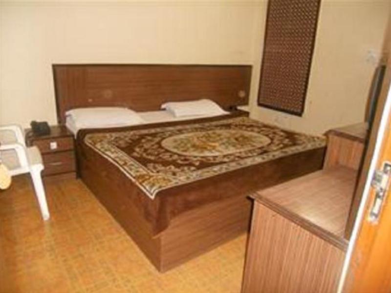 Hotel Prince Palace Deluxe - Paharganj - Új-Delhi Kültér fotó