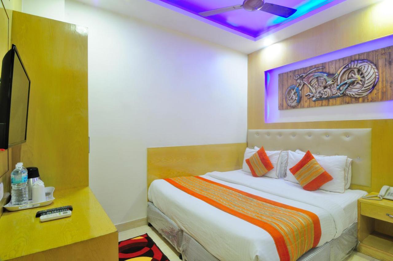 Hotel Prince Palace Deluxe - Paharganj - Új-Delhi Kültér fotó