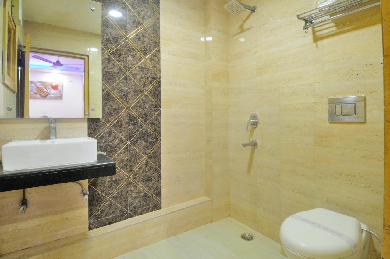 Hotel Prince Palace Deluxe - Paharganj - Új-Delhi Kültér fotó
